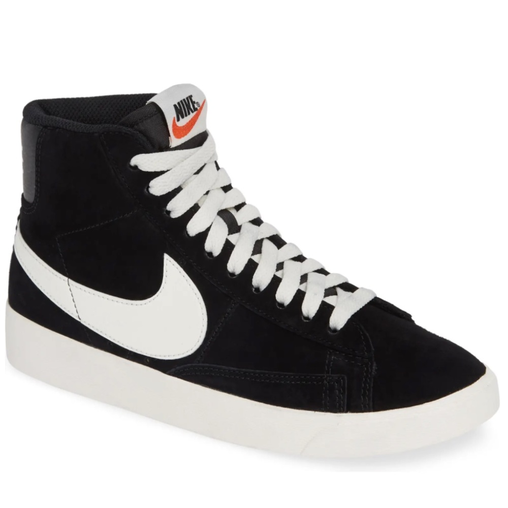 Women's Nike Blazer in Black, White Sole Size 6.5